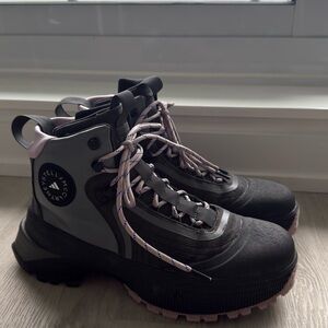 adidas Women's Black and Pink Athletic Shoes